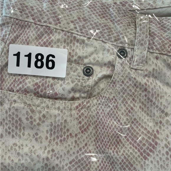 Liz Claiborne Jean Size 8P Multicolor Snakeskin Print Ankle Length Pant 5 Pocket - Picture 7 of 7